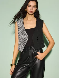COMMENSE Vests|Outerwear^Color Block Criss Cross Button Vest Black