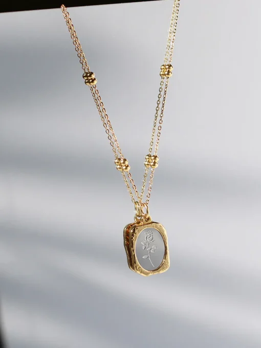 COMMENSE Necklaces|Accessories^Embossed Rose Square Pendant Necklace Gold