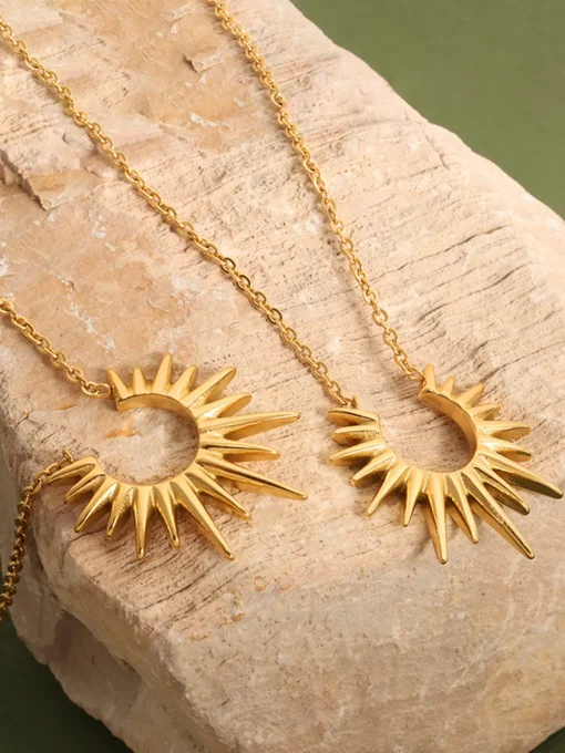COMMENSE Necklaces|Accessories^en Sunburst Pendant Necklace Gold