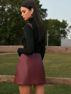 COMMENSE Matching Sets|Bottoms^Mid-Waist Faux Leather Back-Zipper Mini Skirt Burgundy
