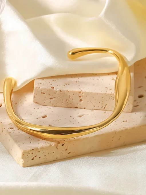 COMMENSE Rings & Bracelets|Accessories^Mobius Bracelet Gold