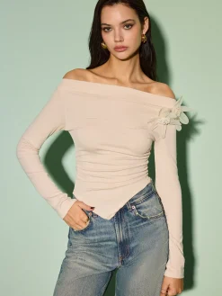 COMMENSE Tops^Off-Shoulder Asymmetrical Floral T-Shirt Apricot