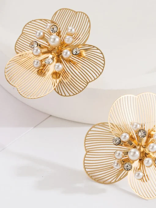 COMMENSE Earrings|Accessories^Pearl Etched Flower Earrings Gold