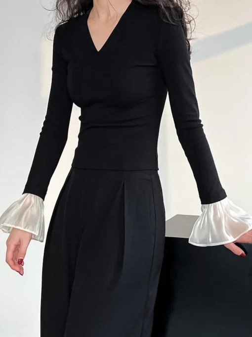 COMMENSE Blouses & Shirts|Tops^V-Neck Contrast Ruffle-Cuff Blouse Black