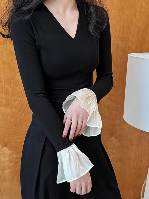 COMMENSE Blouses & Shirts|Tops^V-Neck Contrast Ruffle-Cuff Blouse Black