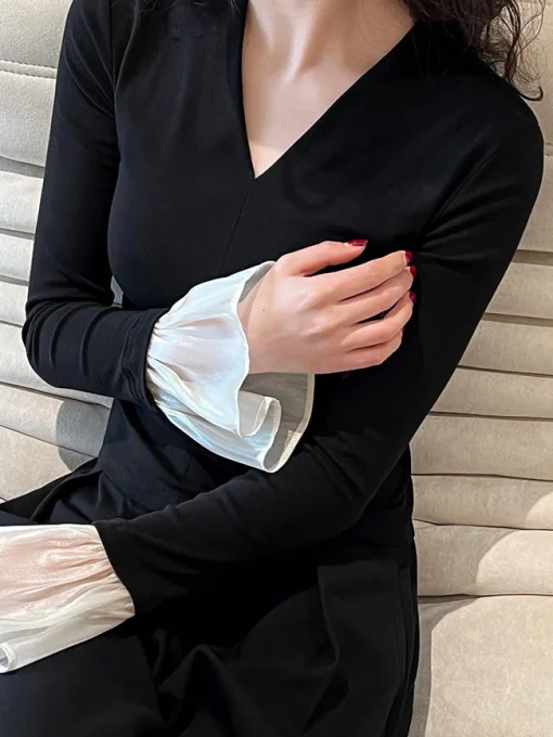 COMMENSE Blouses & Shirts|Tops^V-Neck Contrast Ruffle-Cuff Blouse Black
